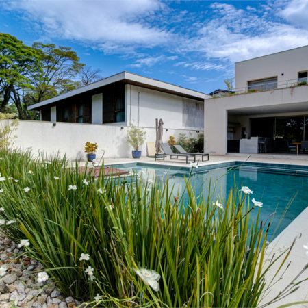 Casa à venda com 5 suítes em Jardim Cordeiro, São Paulo, SP