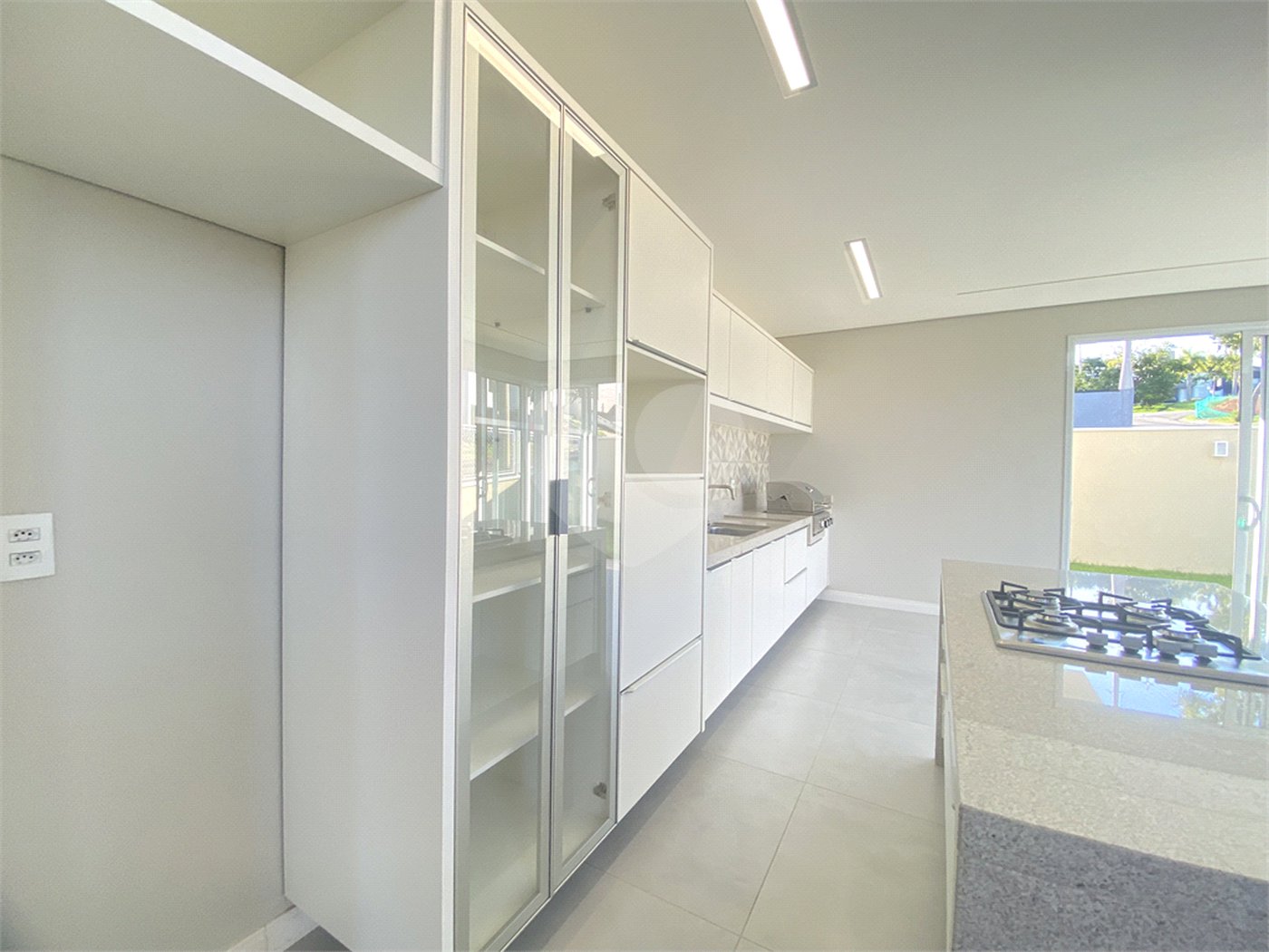 Casa à venda com 3 quartos, sendo 1 suíte, no condomínio Reserva Central Parque, Salto - SP