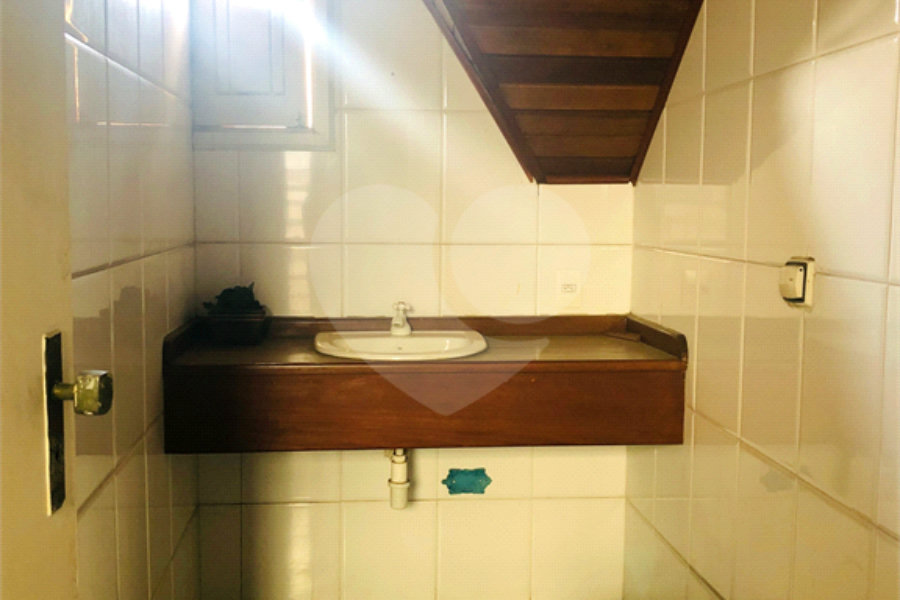 Sobrado à venda com 4 quartos, sendo 3 suítes, em Vila Rosália, Guarulhos, SP