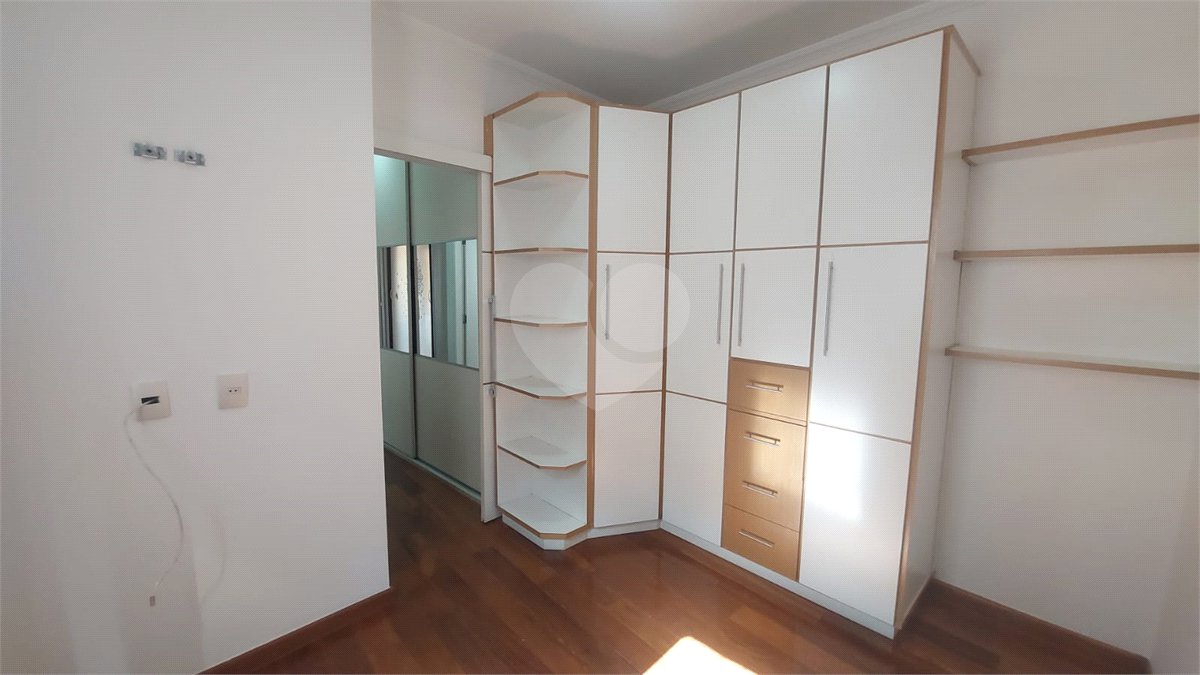 Casa para alugar com 3 quartos, sendo 1 suíte, no condomínio Santanna, São Paulo - SP