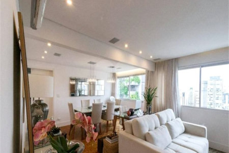 Apartamento à venda com 2 quartos, sendo 1 suíte, em Vila Olímpia, São Paulo, SP