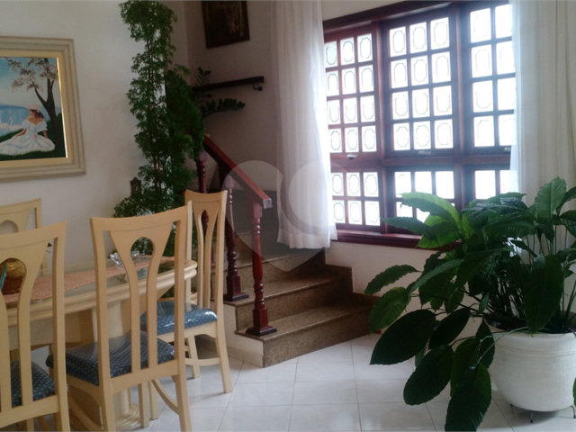 Casa em condomínio à venda com 3 quartos, sendo 1 suíte, em Horto, São Paulo, SP
