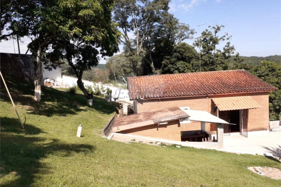 Casa à venda com 6 suítes em Caraguatá, Mairiporã, SP