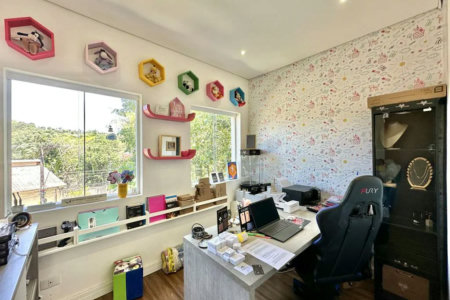 Casa à venda com 4 quartos, sendo 3 suítes,  no condomínio Vilarejo, Carapicuíba - SP