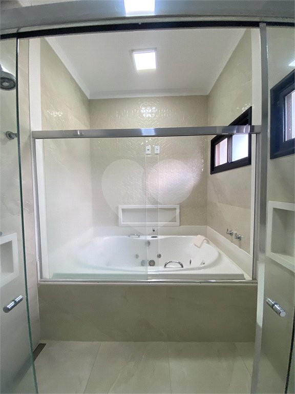 Casa à venda com 6 quartos, sendo 4 suítes,  no condomínio Palmeiras Imperiais, Salto - SP