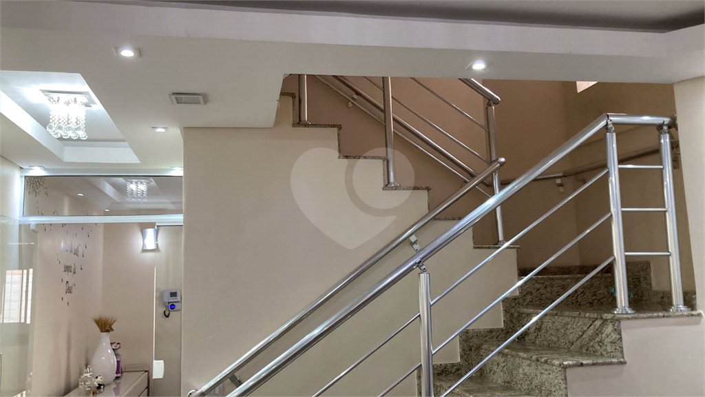 Sobrado à venda com 3 quartos, sendo 1 suíte, em Jardim Santa Beatriz, Guarulhos, SP