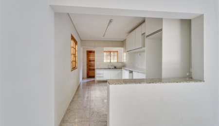 Casa à venda com 2 quartos, sendo 1 suíte, em Campo Belo, São Paulo, SP