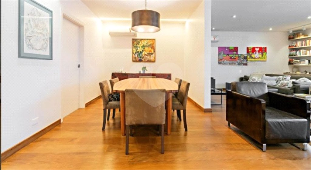 Casa à venda com 4 quartos, sendo 1 suíte, em Jardim Europa, São Paulo, SP