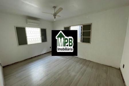 Sobrado à venda com 3 quartos, sendo 1 suíte, em Jardim Refúgio, Sorocaba, SP