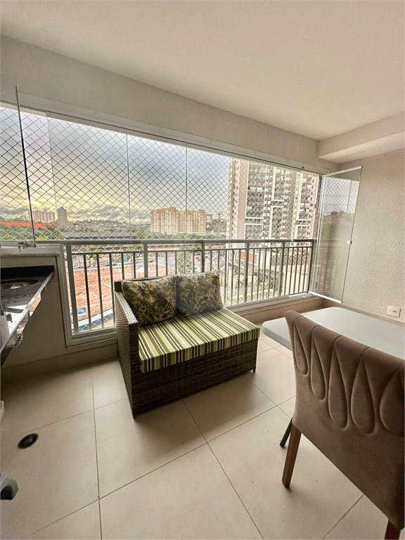 Apartamento à venda com 3 quartos, sendo 1 suíte,  em Vila Andrade, São Paulo, SP
