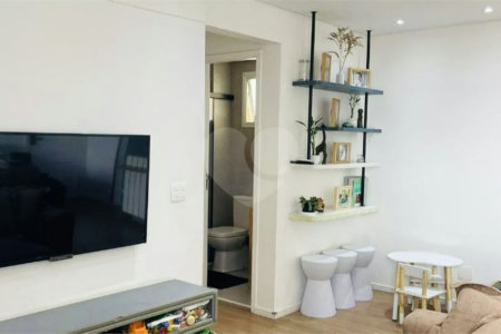 Apartamento à venda com 2 quartos, sendo 1 suíte, em Vila Paiva, São Paulo, SP