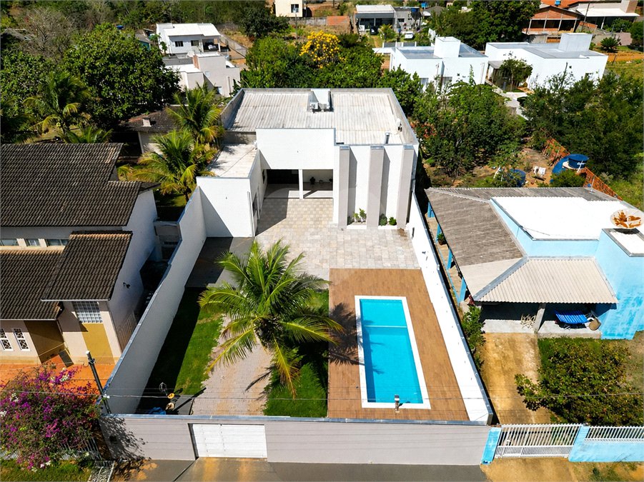 Casa Térrea à venda com 4 quartos, sendo 3 suítes, no Centro, Chapada dos Guimarães, MT