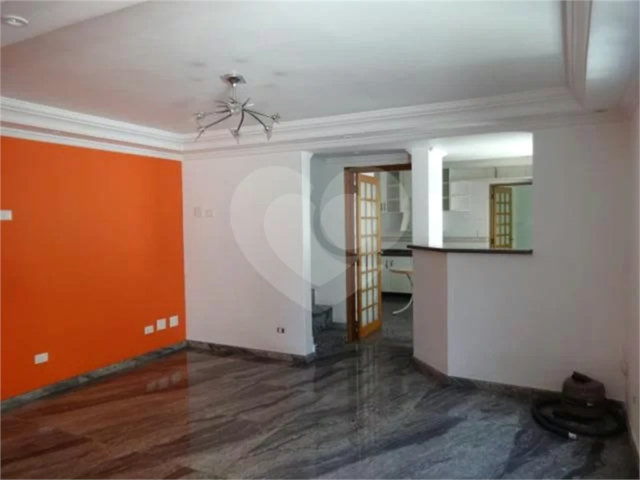Casa à venda com 4 quartos, sendo 2 suítes,  em Horto, São Paulo, SP