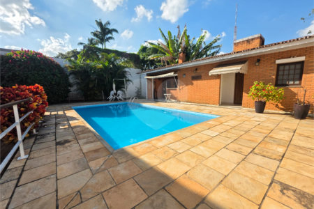Casa à venda com 3 quartos, sendo 1 suíte, no condomínio Estância Marambaia, Vinhedo - SP