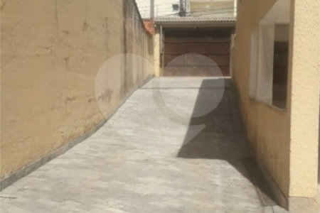 Casa à venda com 3 quartos, sendo 1 suíte,  em Vila Oliveira, Mogi das Cruzes, SP