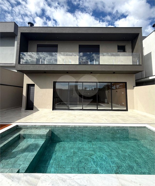 Casa à venda com 3 suítes no condomínio Villa do Sol, Valinhos - SP