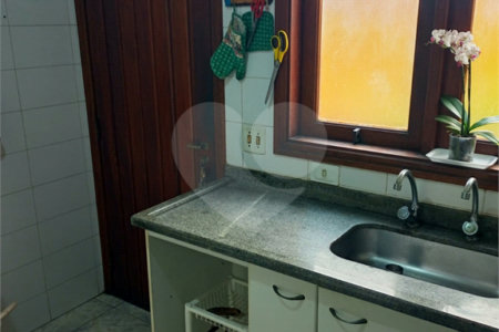 Sobrado à venda com 3 quartos em Jardim Colombo, São Paulo, SP