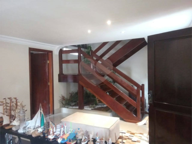 Casa à venda com 3 quartos, sendo 2 suítes,  no condomínio Alpes da Cantareira, Mairiporã - SP