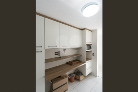 Apartamento à venda com 3 quartos, sendo 1 suíte, em Jardim Marajoara, São Paulo, SP