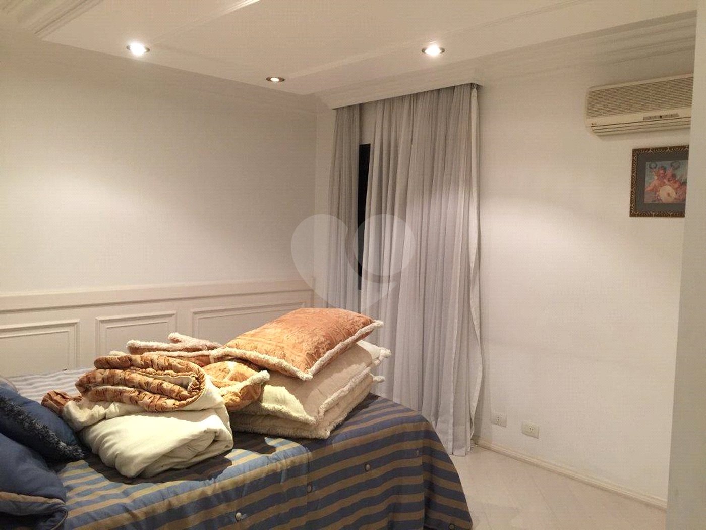 Apartamento à venda com 4 quartos, sendo 3 suítes, em Bosque da Saúde, São Paulo, SP