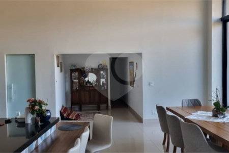 Casa à venda com 4 suítes no condomínio Osato, Atibaia - SP