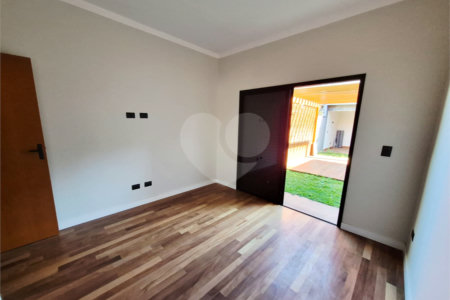 Sobrado à venda com 3 quartos, sendo 1 suíte, em Jardim do Lago, Atibaia, SP
