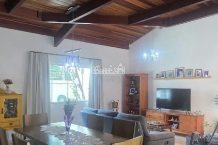 Casa térrea com vista para a Pedra Grande em Atibaia