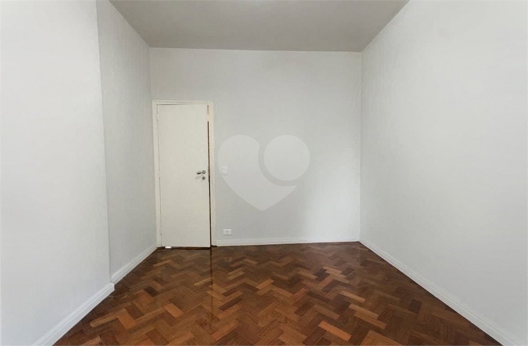 Apartamento à venda com 4 quartos, sendo 1 suíte, em Lagoa, Rio de Janeiro, RJ