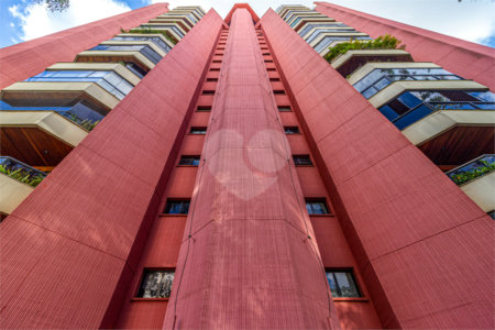Apartamento à venda com 3 quartos, sendo 2 suítes, em Vila Andrade, São Paulo, SP
