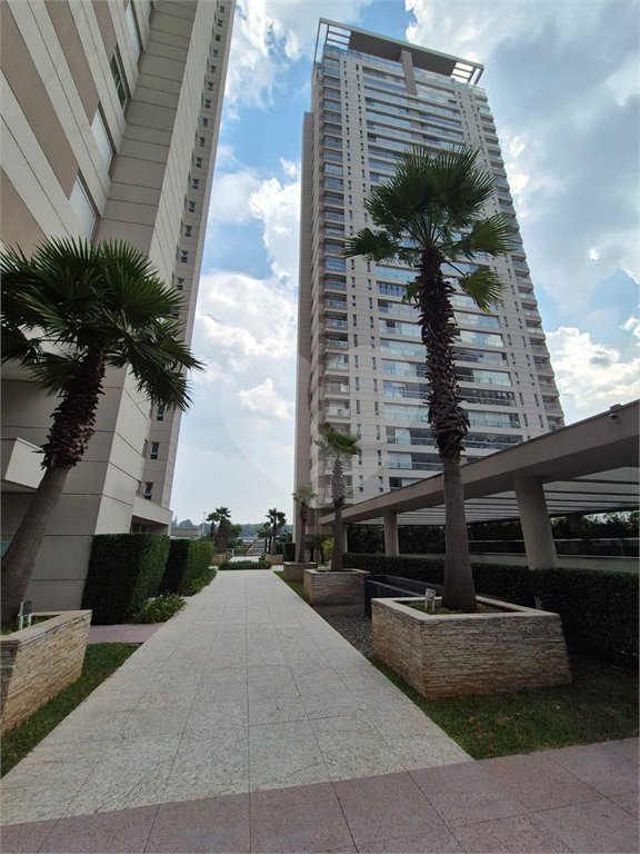 Apartamento à venda com 3 suítes em Campo Belo, São Paulo, SP