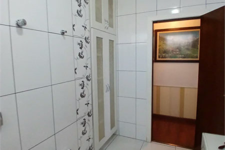 Sobrado à venda com 4 quartos, sendo 2 suítes,  em Jardim Leonor, São Paulo, SP