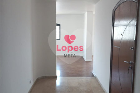 Apartamento à venda com 4 quartos, sendo 2 suítes,  em Vila Adyana, São José dos Campos, SP