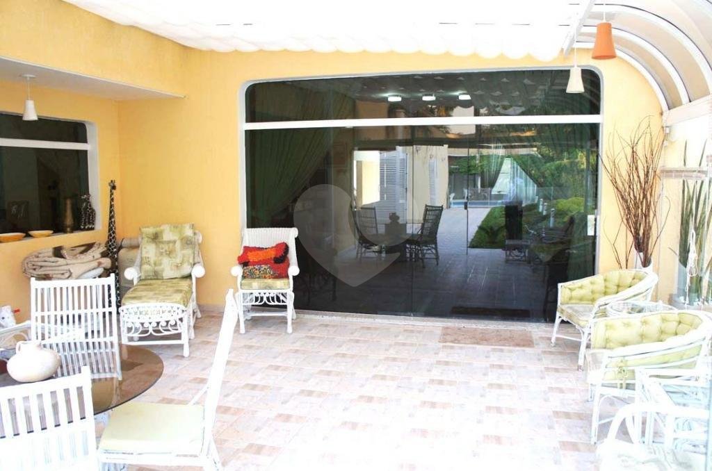 Casa Térrea à venda com 4 suítes em Jardim Cordeiro, São Paulo, SP