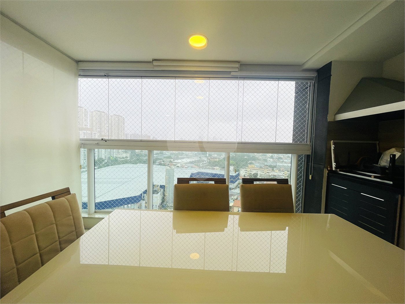Apartamento à venda com 2 suítes em Vila Scarpelli, Santo André, SP