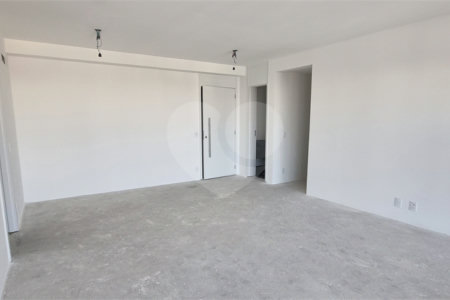 Apartamento à venda com 3 suítes em Moema, São Paulo, SP