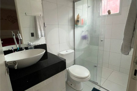 Casa à venda com 3 quartos, sendo 1 suíte, no condomínio Vila das Cores, São Paulo - SP