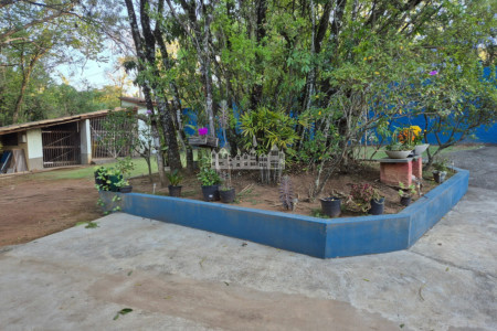 Casa Pé na Água em Atibaia com Acesso à Represa e Mais de 3.000 m² de Natureza