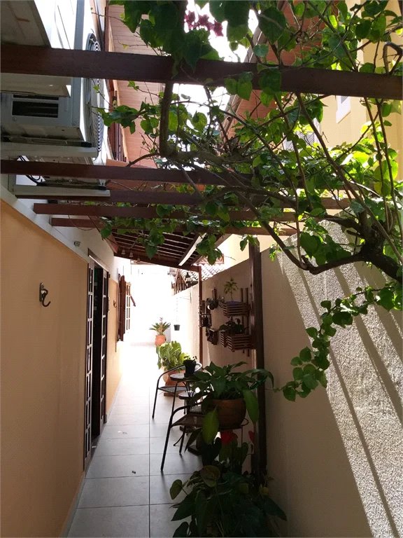 Casa à venda com 4 quartos, sendo 2 suítes, no condomínio Vila Panamericana, São Paulo - SP