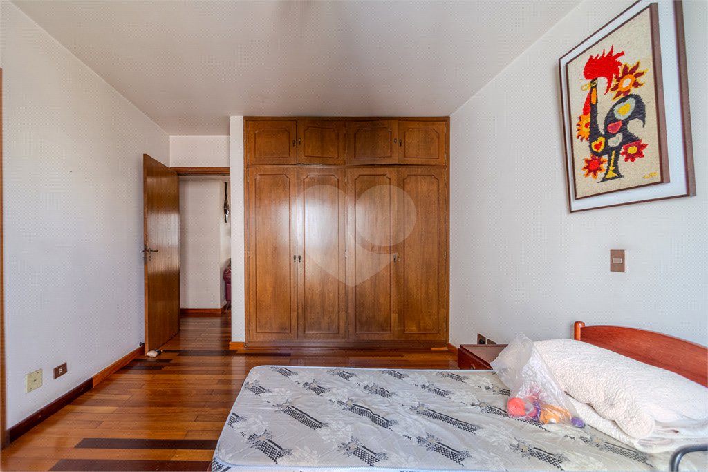 Apartamento à venda com 3 suítes em Moema, São Paulo, SP