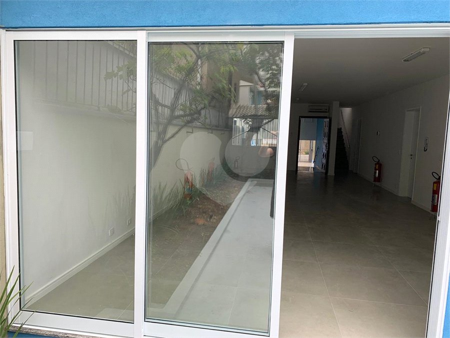 Sobrado à venda ou para alugar com 7 quartos, sendo 3 suítes, em Vila Mariana, São Paulo, SP