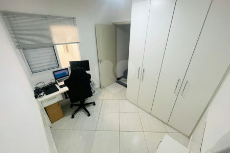 Casa à venda com 3 quartos, sendo 1 suíte, no condomínio Rafaela I, São Paulo - SP