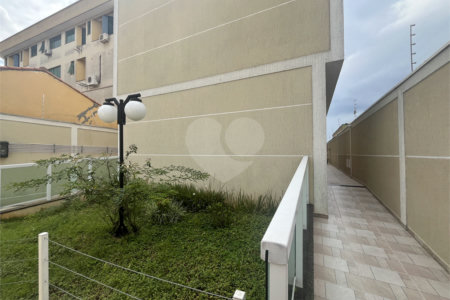 Casa à venda com 3 quartos, sendo 1 suíte,  no condomínio Capigaí, São Paulo - SP