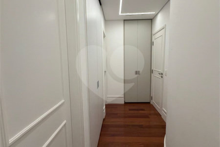 Apartamento à venda com 4 quartos, sendo 3 suítes, em Itaim Bibi, São Paulo, SP