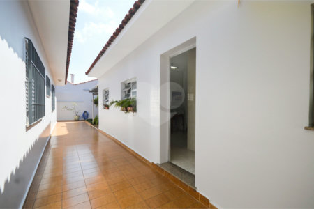 Casa à venda com 3 quartos, sendo 1 suíte, em Planalto Paulista, São Paulo, SP