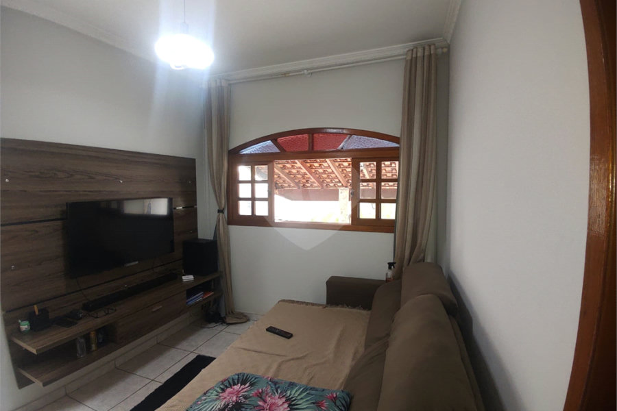 Casa à venda com 4 quartos, sendo 1 suíte, em Tremembé, São Paulo, SP