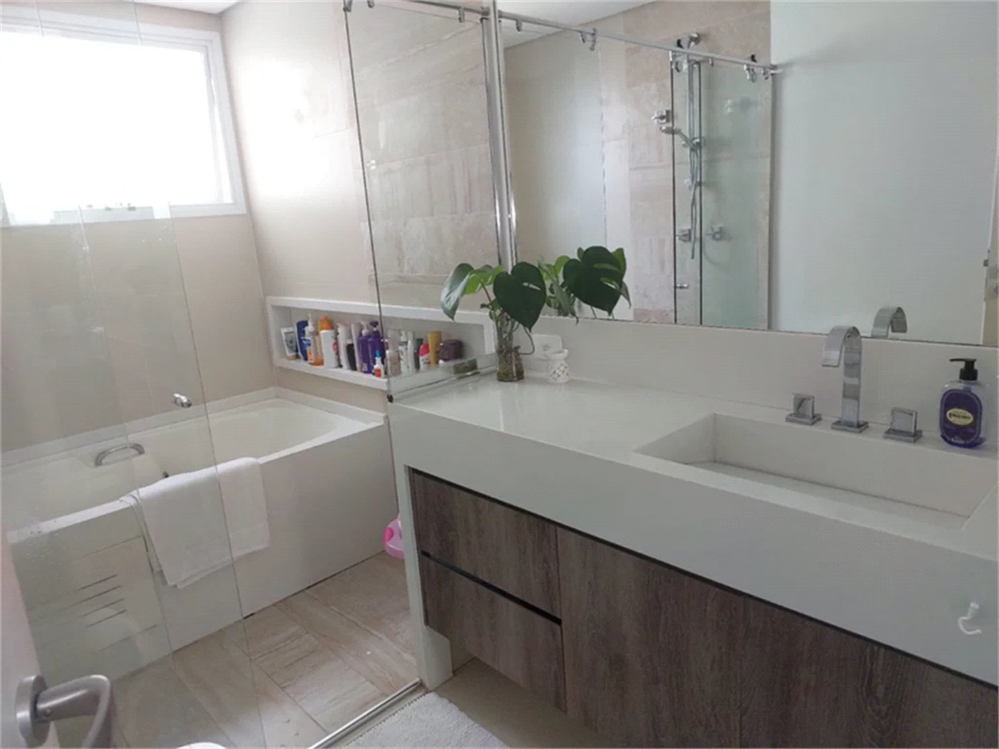 Apartamento à venda com 4 quartos, sendo 2 suítes,  em Vila Suzana, São Paulo, SP