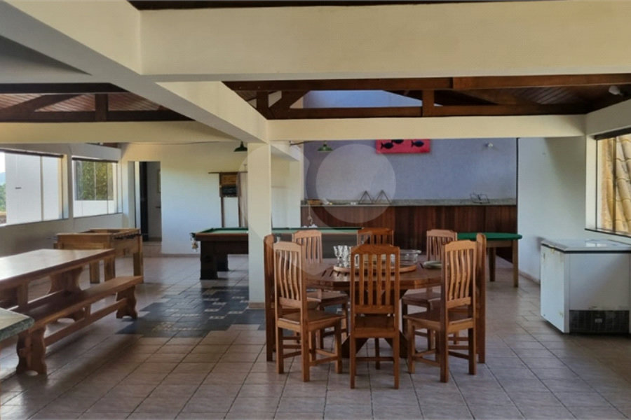 Casa à venda com 7 quartos, sendo 4 suítes, no condomínio Residencial Ypeville, Mairiporã - SP