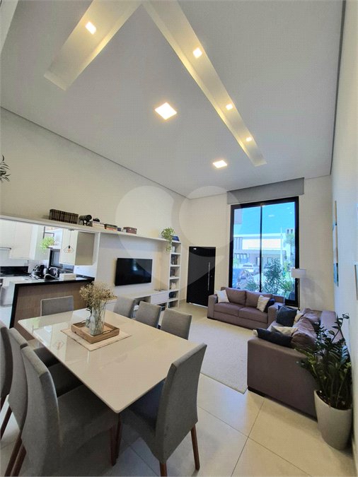 Casa à venda com 3 quartos, sendo 1 suíte,  no condomínio Mantova, Indaiatuba - SP