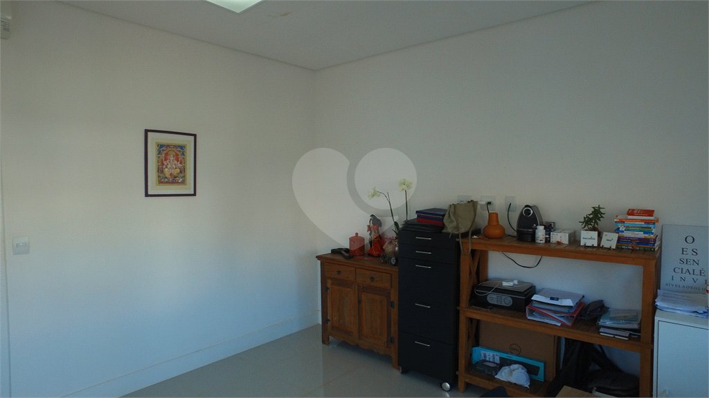 Casa à venda com 4 suítes no condomínio Figueira Gardn, Atibaia - SP