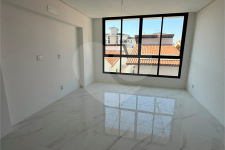 Sobrado à venda com 3 quartos, sendo 1 suíte, em Sítio da Figueira, São Paulo, SP